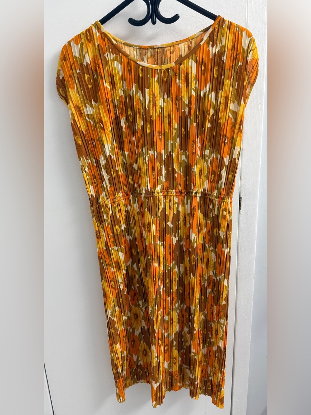 Vintage 1970s Accordian Pleat Floral Midi Dress (Size M)